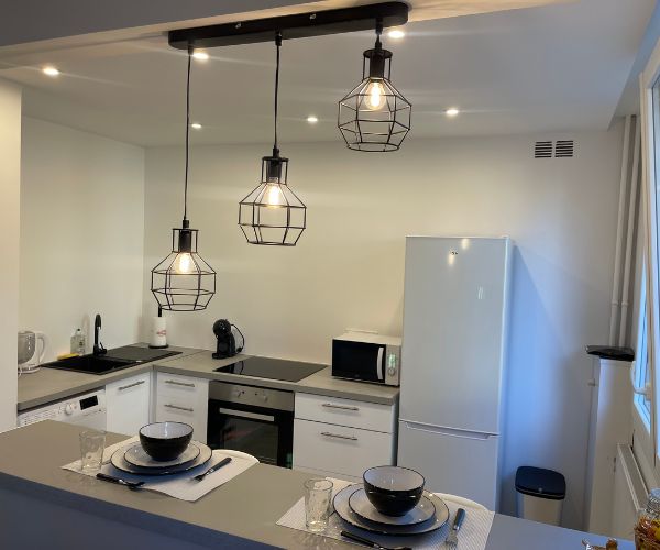 Chambre avant rénovation dans un appartement des années 70 à Valence